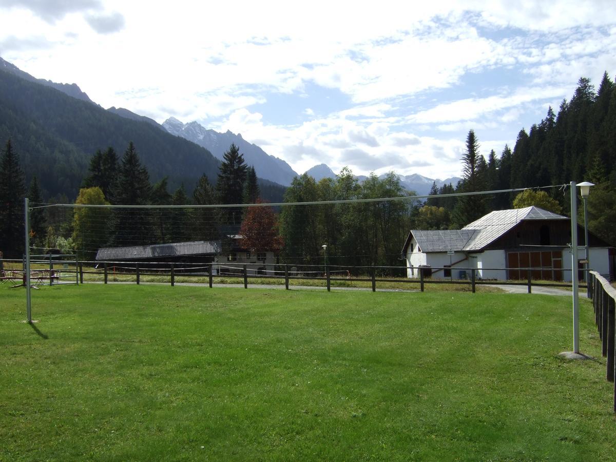 Pensiun Lischana Sent Exterior photo
